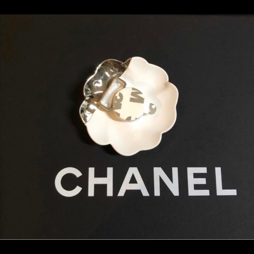 Chanel Limited Edition Camellia Flower - Picture 4 of 6